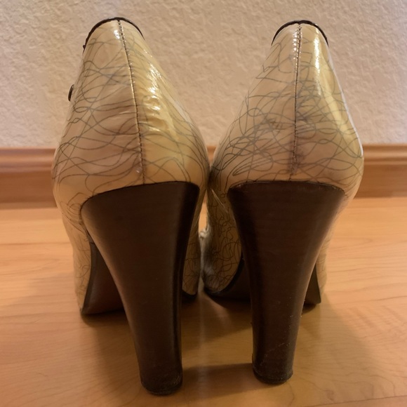 Naughty Monkey peep toe 4 inch heels, sz 8 - Picture 7 of 11